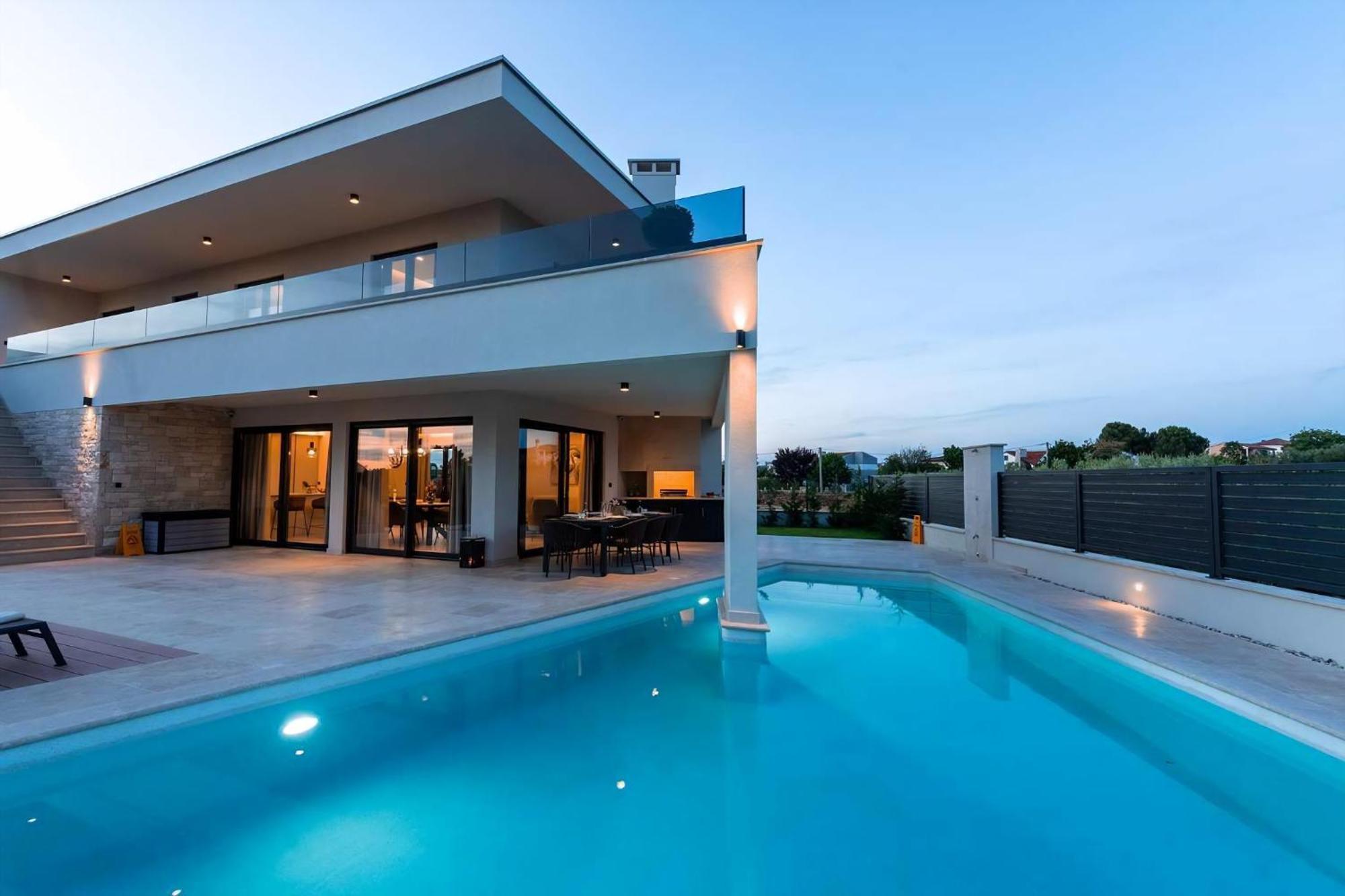 Luxurioese Villa Perla Mit Pool Und Jacuzzi 波雷奇 外观 照片