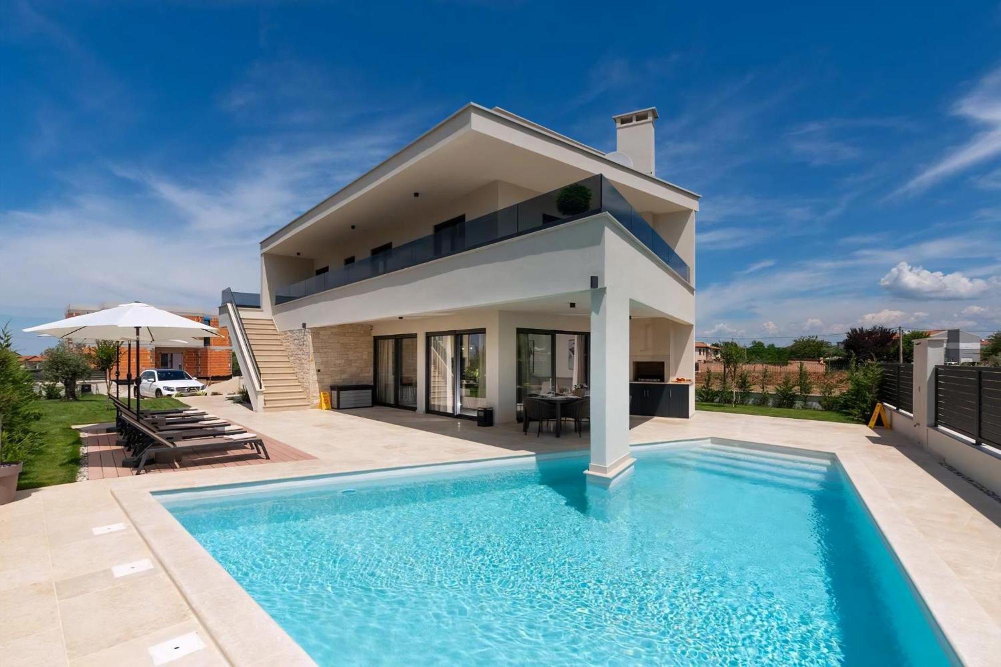 Luxurioese Villa Perla Mit Pool Und Jacuzzi 波雷奇 外观 照片