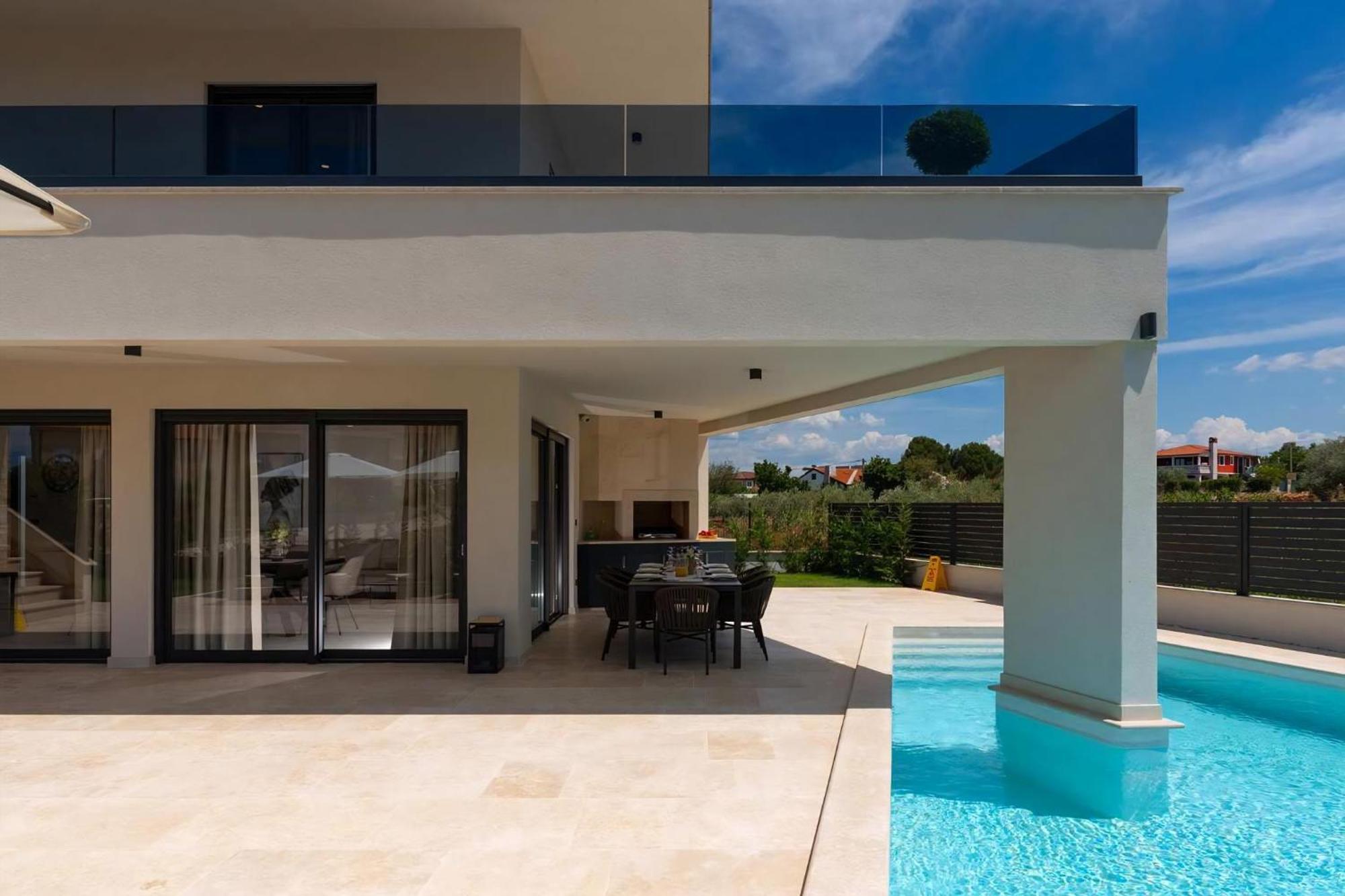 Luxurioese Villa Perla Mit Pool Und Jacuzzi 波雷奇 外观 照片